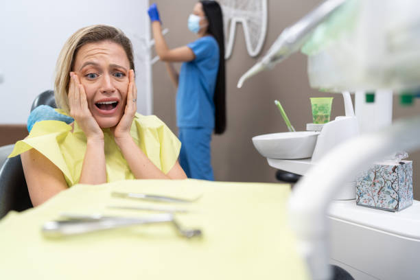 Best Emergency Tooth Extraction  in Forest Lake, MN